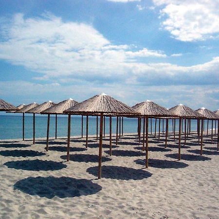 Hotel White Rose Beach Olympiakí Aktí Exterior foto