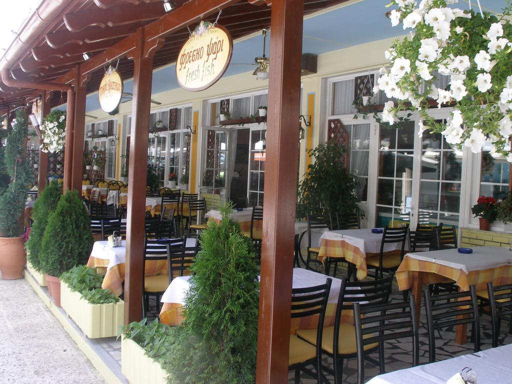 Hotel White Rose Beach Olympiakí Aktí Exterior foto